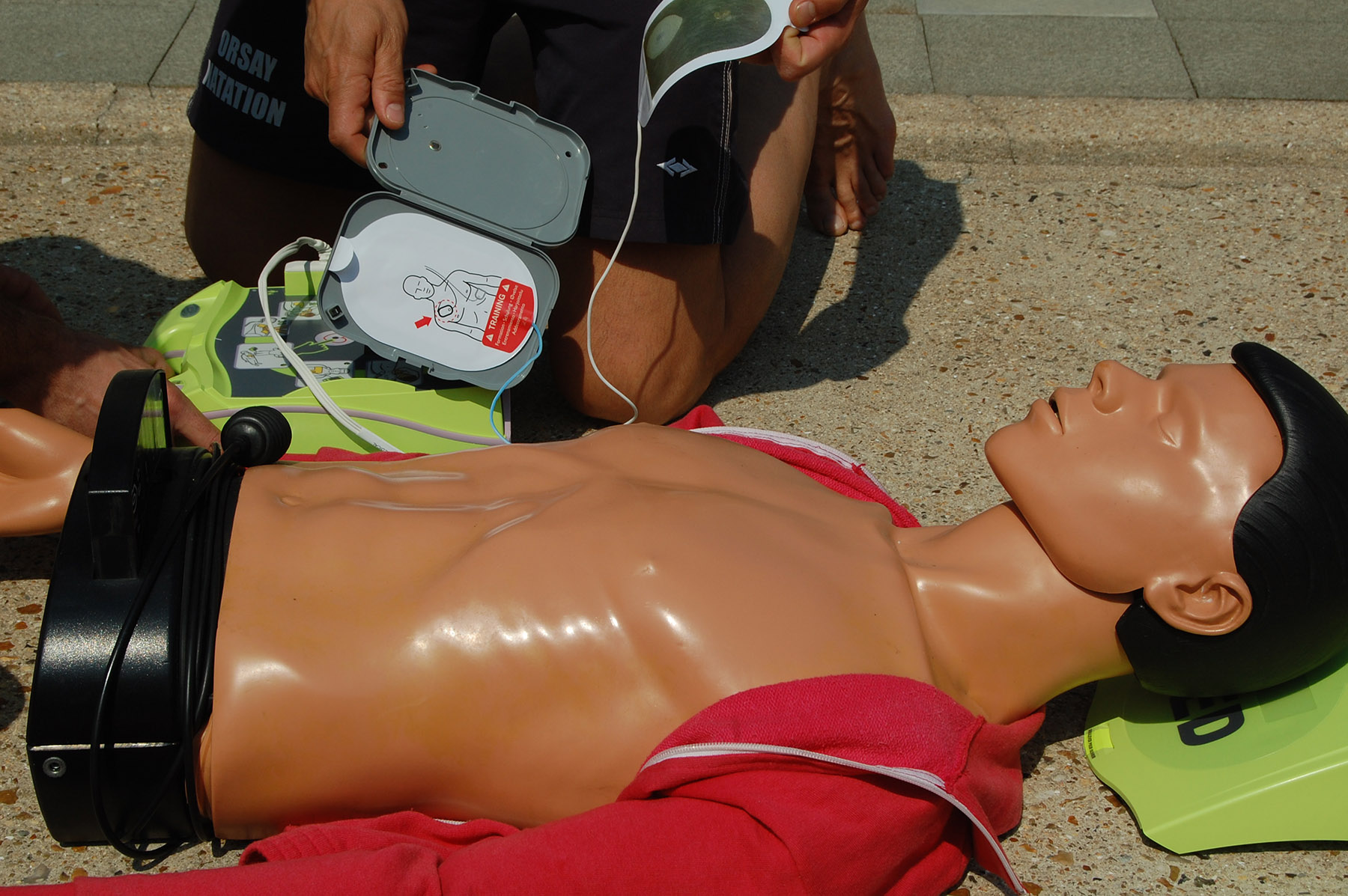 Defibrilateur au stade d'Orsay